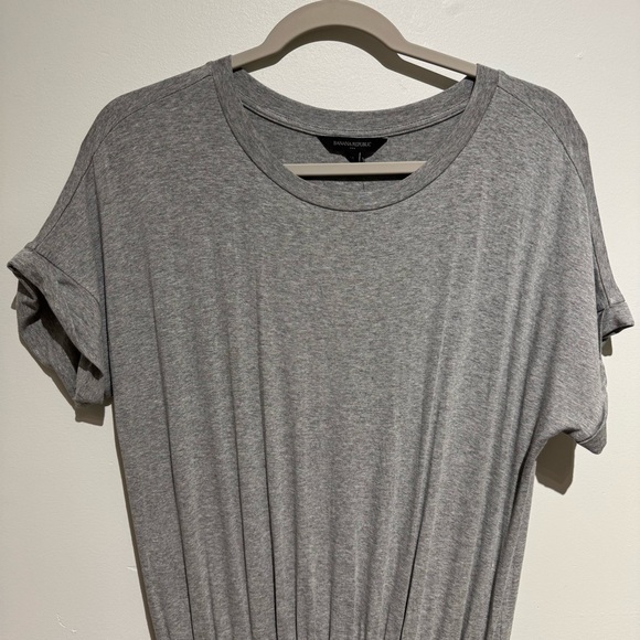 NWT. Banana Republic Factory Gray Midi Dress. Size Medium - Picture 2 of 9